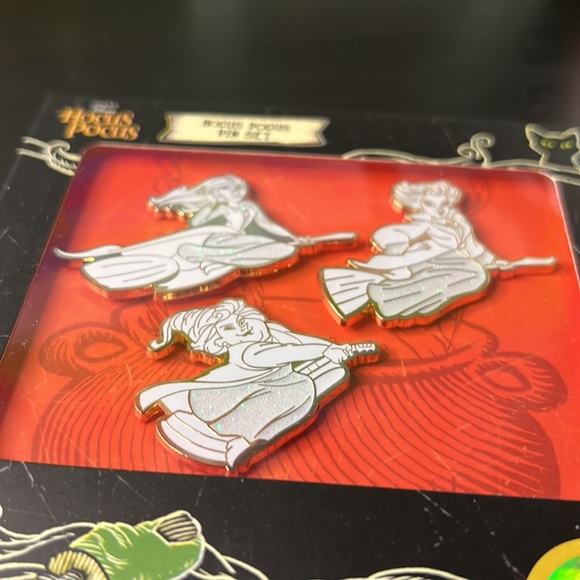 Limited Edition Disney Hocus Pocus 3 Piece Enamel Pin Set - Picture 2 of 3